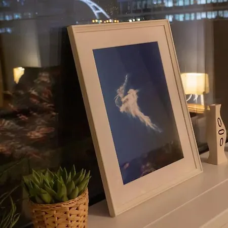 アパート Free Garage Parking!!! Stylish Getaway In Prime Location - By The Danube And Old Town ブラチスラヴァ