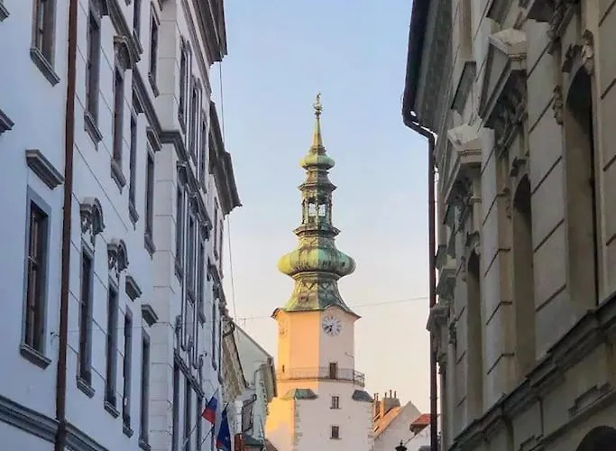 شقة Free Garage Parking!!! Stylish Getaway In Prime Location - By The Danube And Old Town *