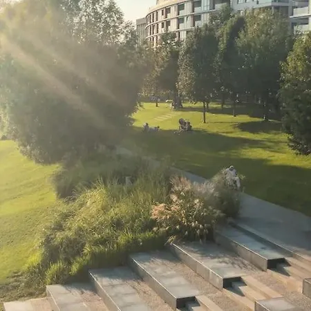 Free Garage Parking!!! Stylish Getaway In Prime Location - By The Danube And Old Town Apartamento