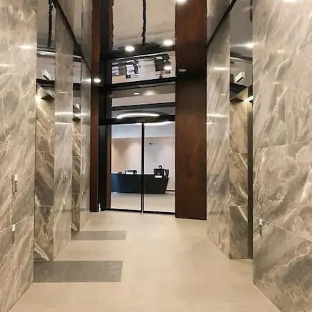 Free Garage Parking!!! Stylish Getaway In Prime Location - By The Danube And Old Town Apartamento *