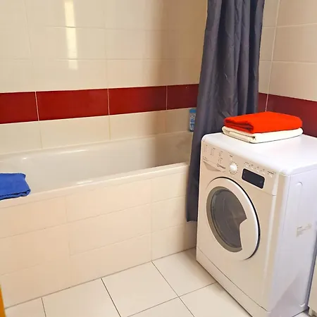 Free Garage Parking!!! Stylish Getaway In Prime Location - By The Danube And Old Town *