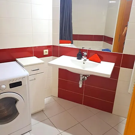 Free Garage Parking!!! Stylish Getaway In Prime Location - By The Danube And Old Town Bratislava