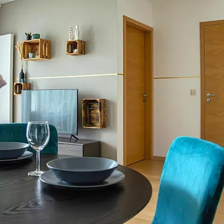 Free Garage Parking!!! Stylish Getaway In Prime Location - By The Danube And Old Town Lägenhet Bratislava