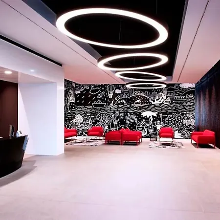 Free Garage Parking!!! Stylish Getaway In Prime Location - By The Danube And Old Town Lejlighed